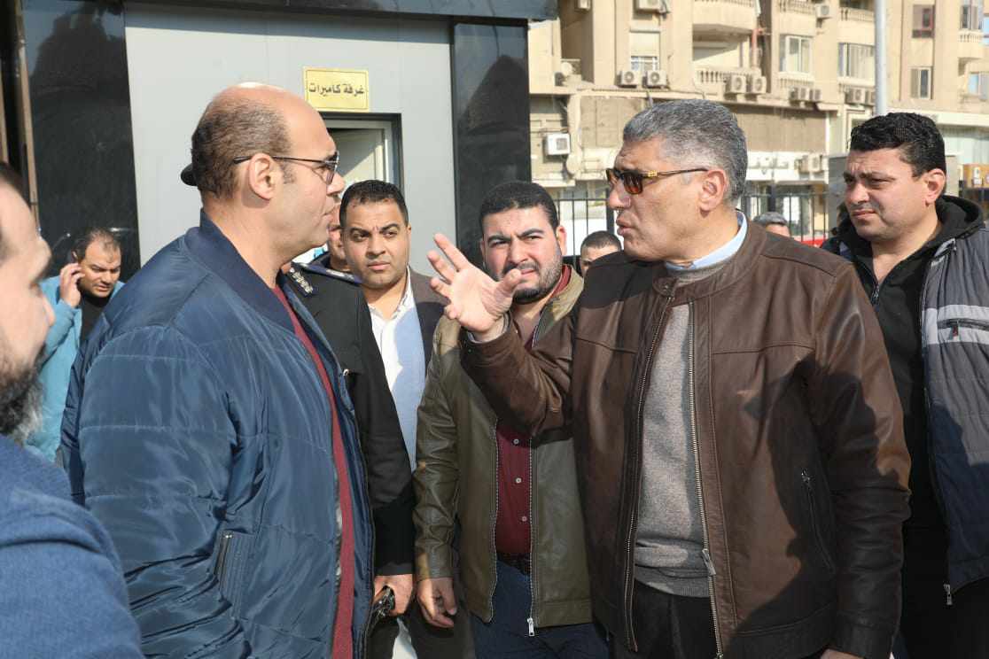 جولة تفقدية لمحافظ الجيزة داخل مواقف السرفيس الحضارية استعدادا لافتتاحها