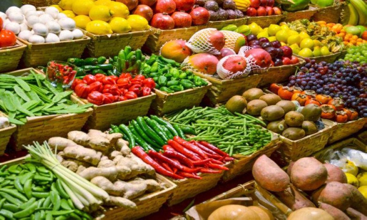 أسعار الخضروات والفواكه بين اليوم بالأسواق
