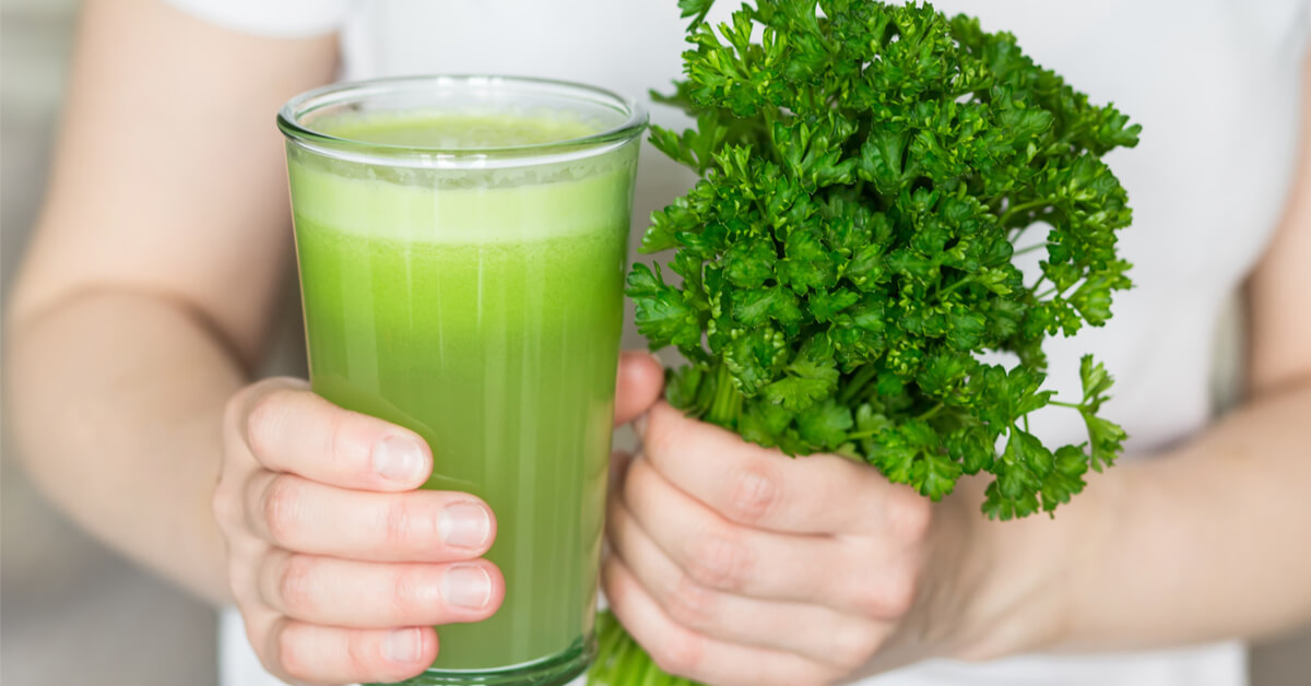 فوائد تناول البقدونس المغلي علي الريق