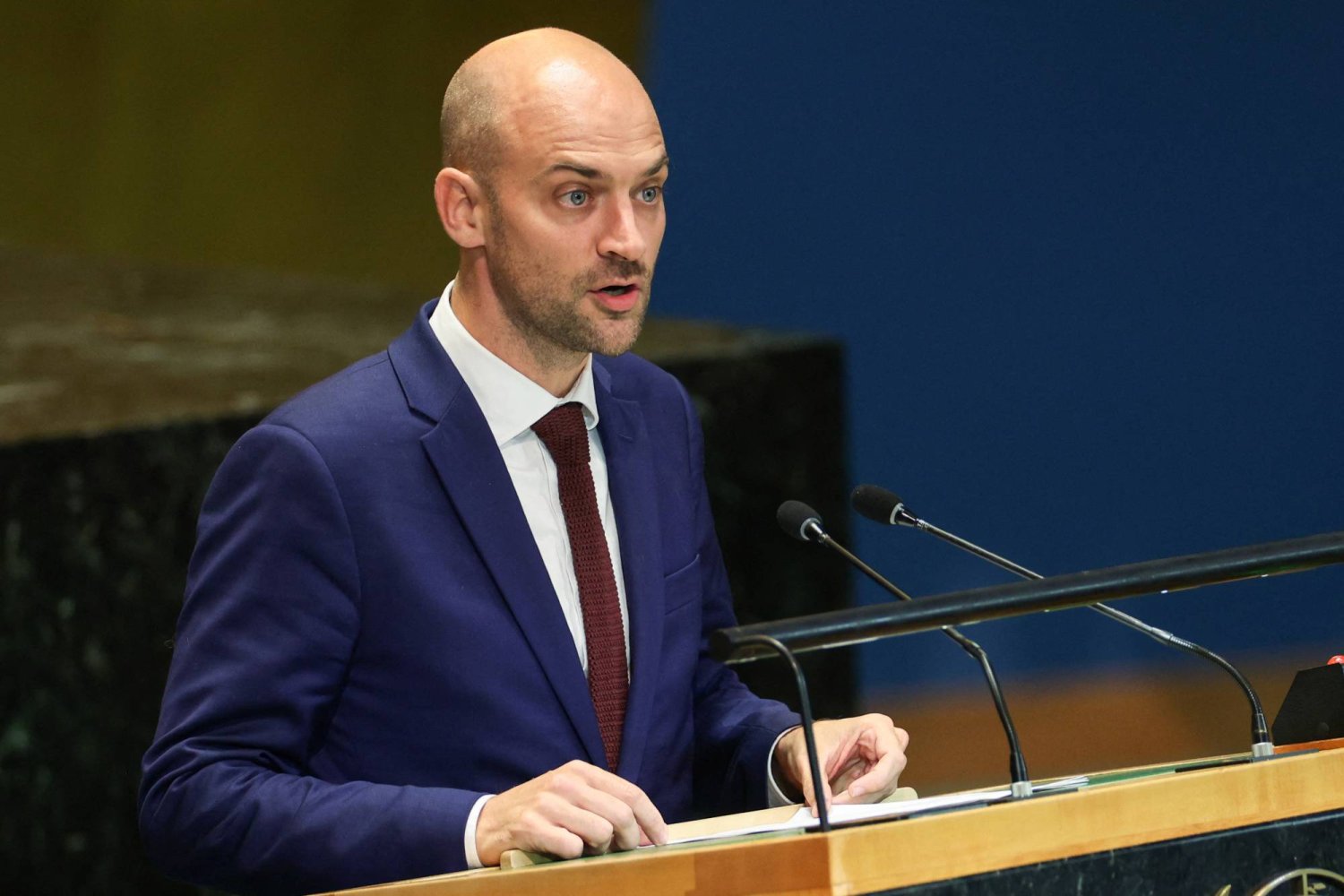 وزير الخارجية الفرنسي: 4 رحلات جوية محملة بمساعدات إنسانية تتوجه إلى غزة