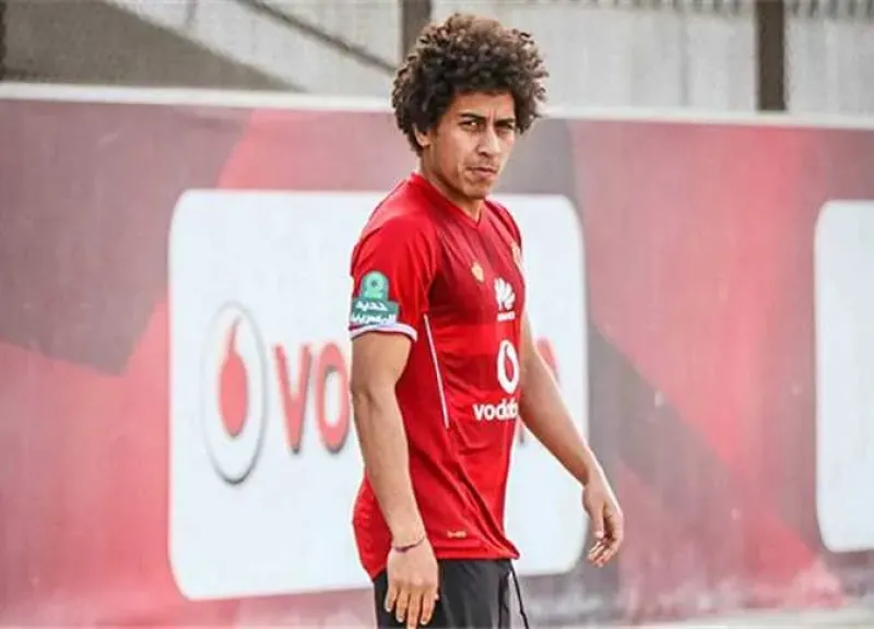 صدفة كشفت القصة.. إشادات بـ”حسين السيد” لاعب الأهلي السابق بسبب مسنة