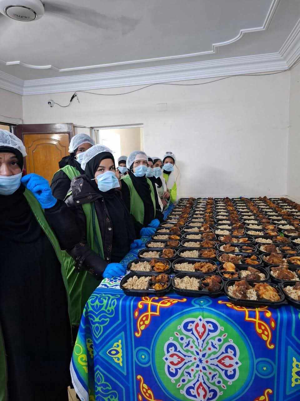 مبادرة “مطبخ المصرية.. بإيد بناتها” تقدم 250 وجبة افطار يوميا خلال شهر رمضان