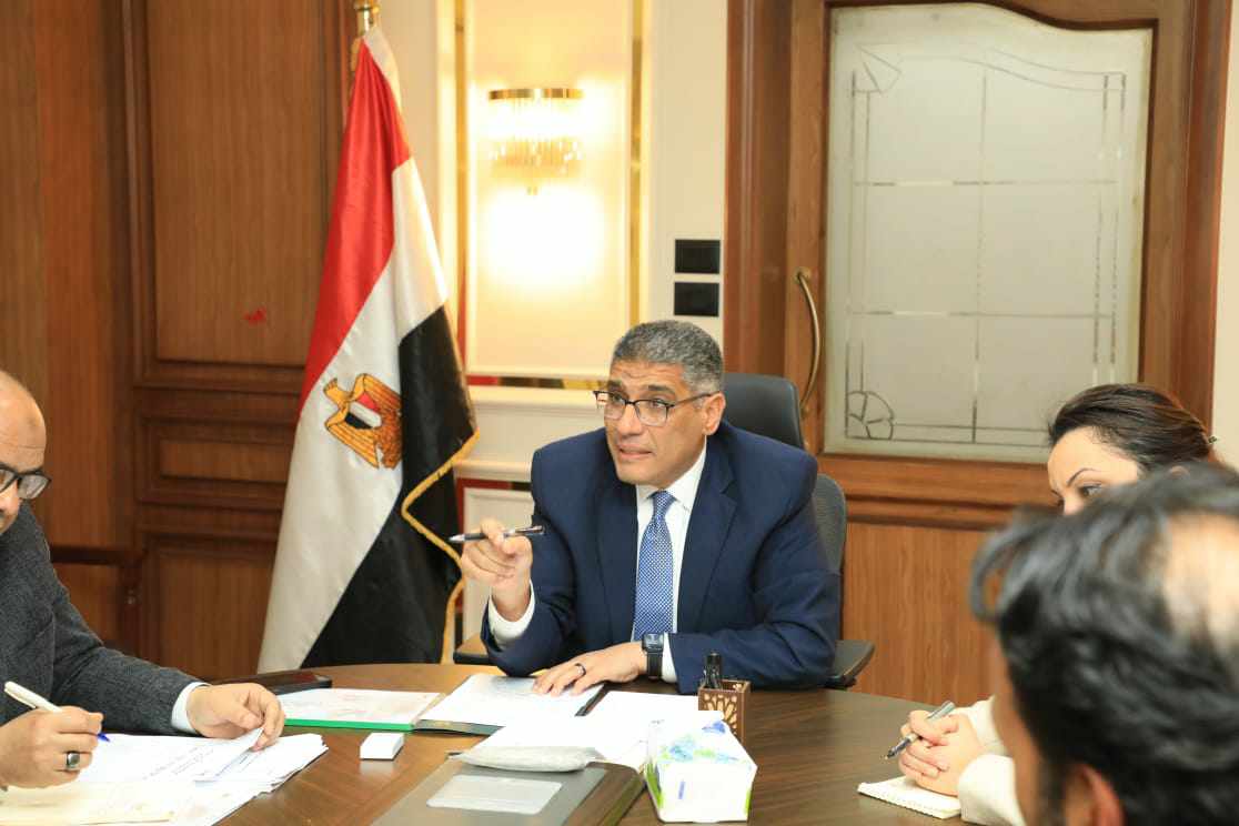 الجيزة تستحدث بوابات ضوئية ضمن أعمال التطوير لدخول المنطقة الأثرية للأهرامات