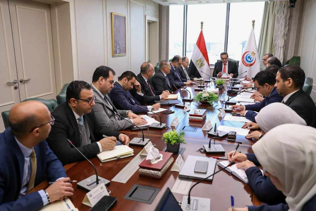 وزير الصحة يترأس اجتماع تعزيز الاستثمارات العالمية في السوق المصري