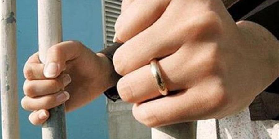 القبض علي سيدة لسرقة قرط ذهبى من أذن طفلة بالبحيرة