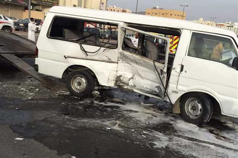 مصرع وإصابة 5 أشخاص في حادث تصادم ميكروباص بموتوسيكل ببدر