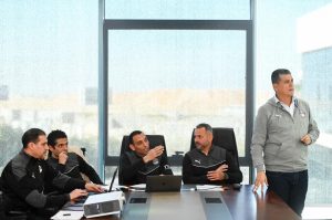 رويز لـ”حكام القمة” يجب توفير التركيز والعدالة خلال المباراة 