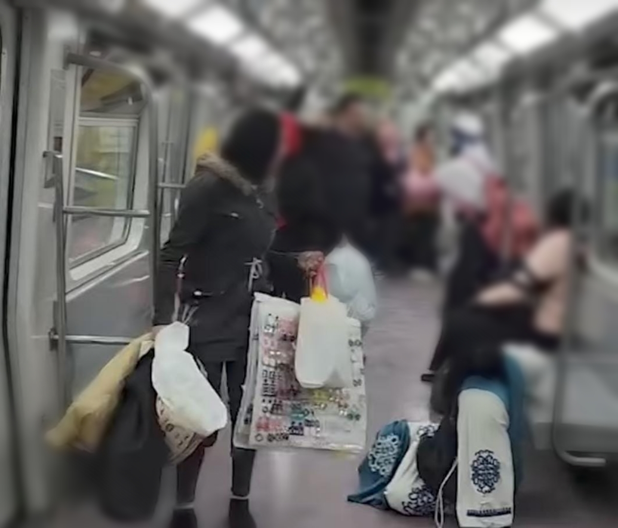 حقيقة فيديو دفع شاب من مترو الأنفاق.. الداخلية تكشف التفاصيل