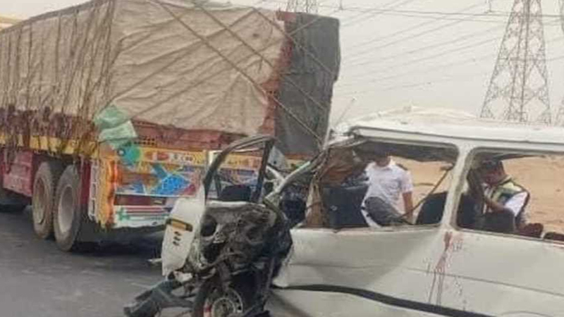 مصرع شخص وإصابة 3 في حادث تصادم مروع على طريق الكريمات