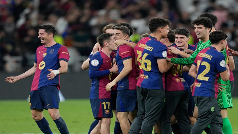 برشلونة يواجه ريال سوسيداد اليوم في الدوري الإسباني