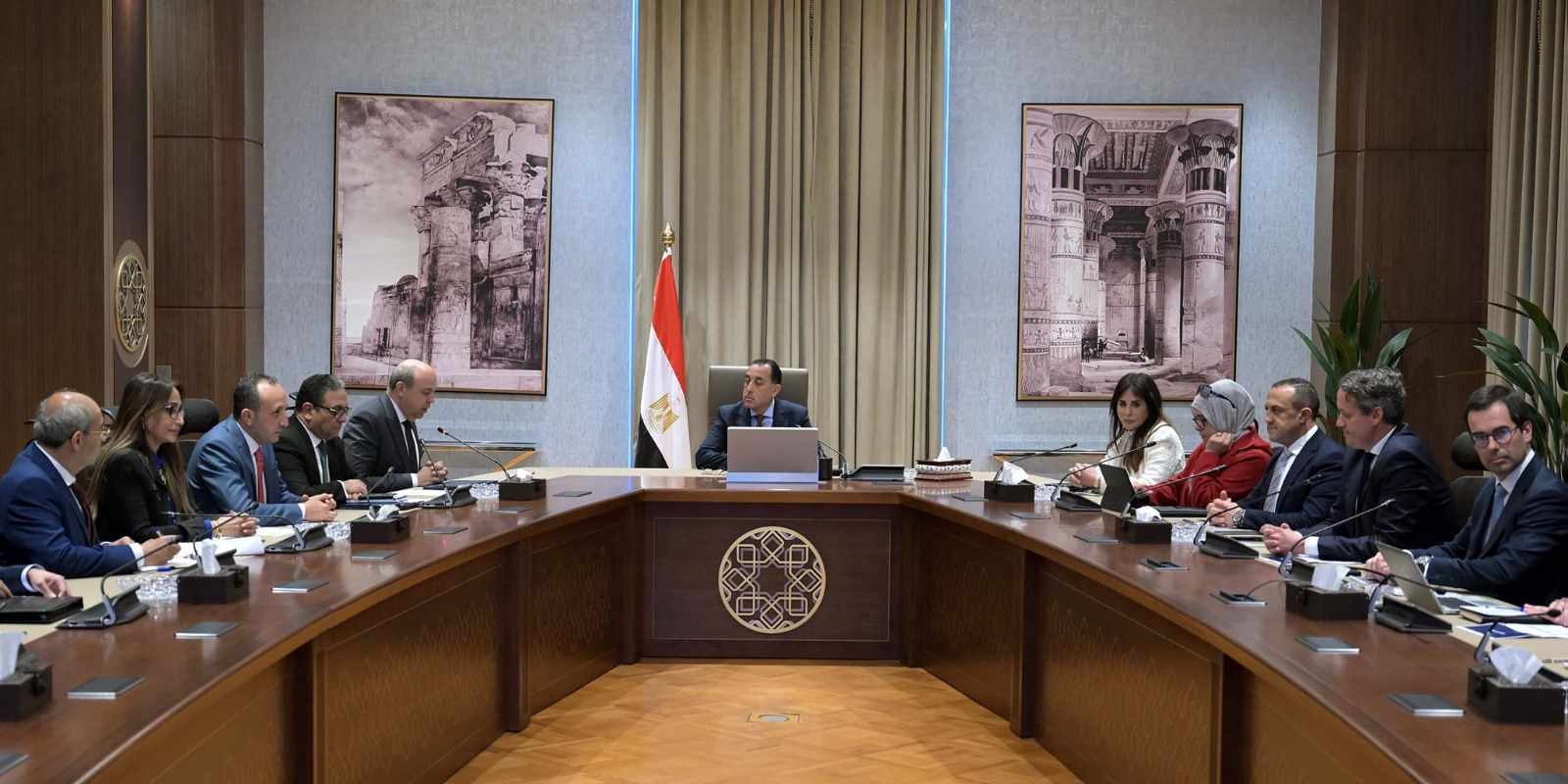 مدبولي يتابع مستجدات ملف طرح إدارة وتشغيل المطارات المصرية