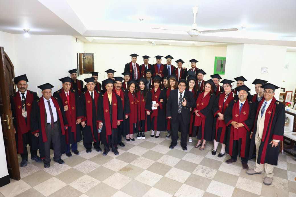 رئيس الطائفة الإنجيلية يشارك في حفل تخرج كلية اللاهوت المعمدانية الكتابية