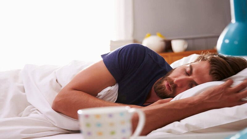 الجانب الأيسر.. أفضل أوضاع النوم وفوائدها