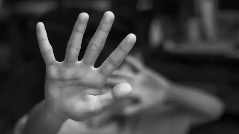 التيابة تستدعى والد طفل حرضته والدته على التسول فى القاهرة