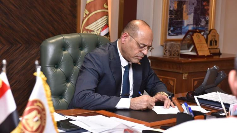 وزير العمل يعلن عن فرص عمل جديدة في السعودية برواتب تصل إلى 5000 ريال