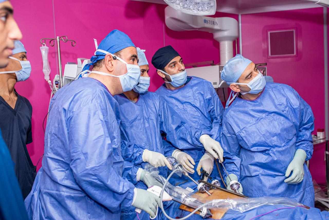 فريق طبي ينجح في استئصال ورم سرطاني لـ”مسنة” بمعهد جنوب مصر للأورام بأسيوط