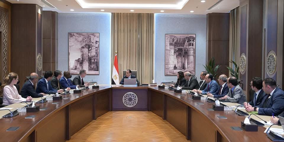 رئيس الوزراء يستعرض ملامح اتفاق الخدمات الاستشارية لتوسيع نطاق مُشاركة القطاع الخاص في إدارة وتشغيل المطارات