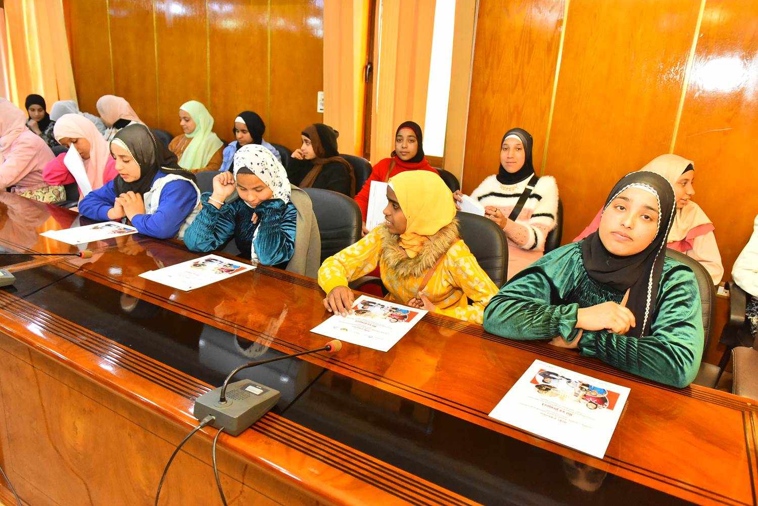 من خريجي مشروع رؤية.. محافظ أسيوط يسلم ٣٦ شاب وفتاة منح بقيمة ٦٥٠ ألف جنيه