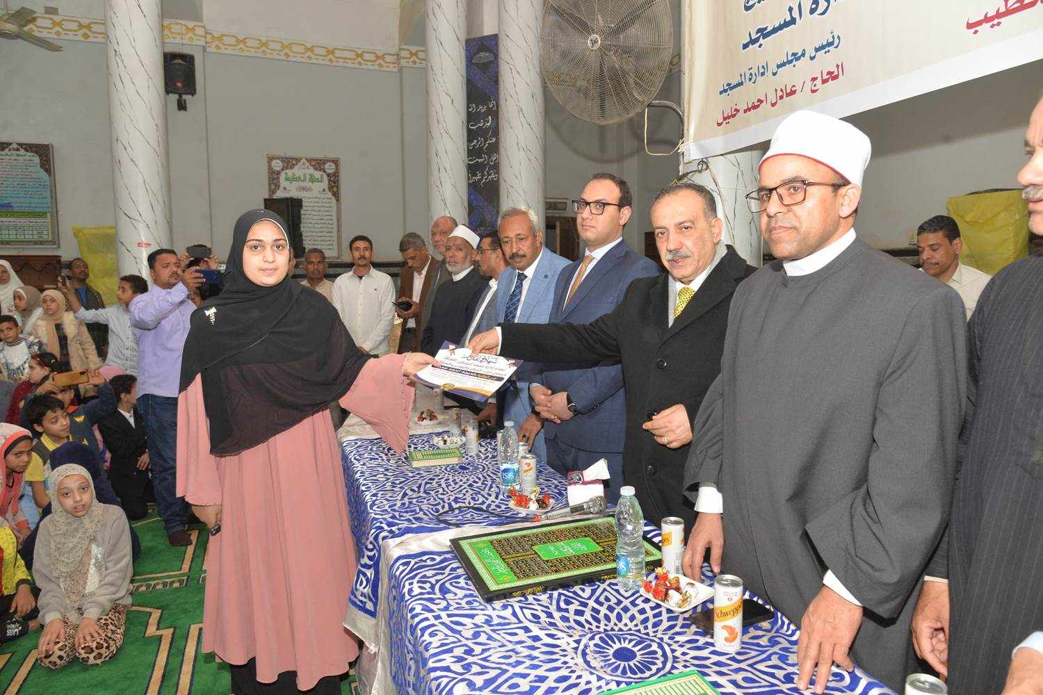 محافظ أسيوط يشهد حفل تكريم حفظه القرآن الكريم بمسجد السلطان الفرغل