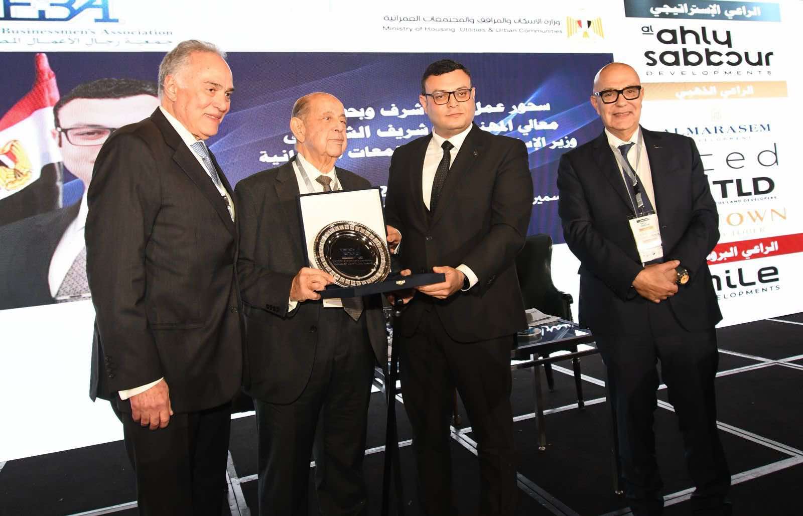 وزير الإسكان: نؤكد التزامنا الكامل بالتعاون مع جميع الأطراف لضمان تحقيق نهضة عقارية تواكب تطلعات الدولة المصرية