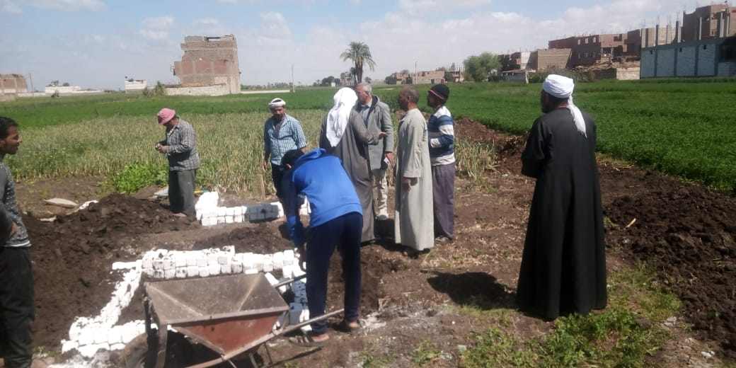 إزالة ٣٢ حالة تعدي على أراضي أملاك دولة بمراكز أبوتيج والفتح وحي شرق أسيوط