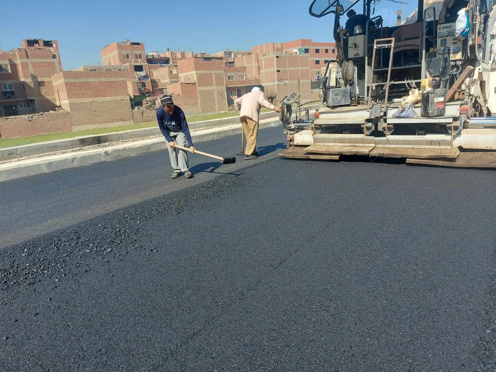 محافظ الجيزة يتابع نسب تنفيذ مشروع تطوير طريق ترعة الزمر بمركز أوسيم