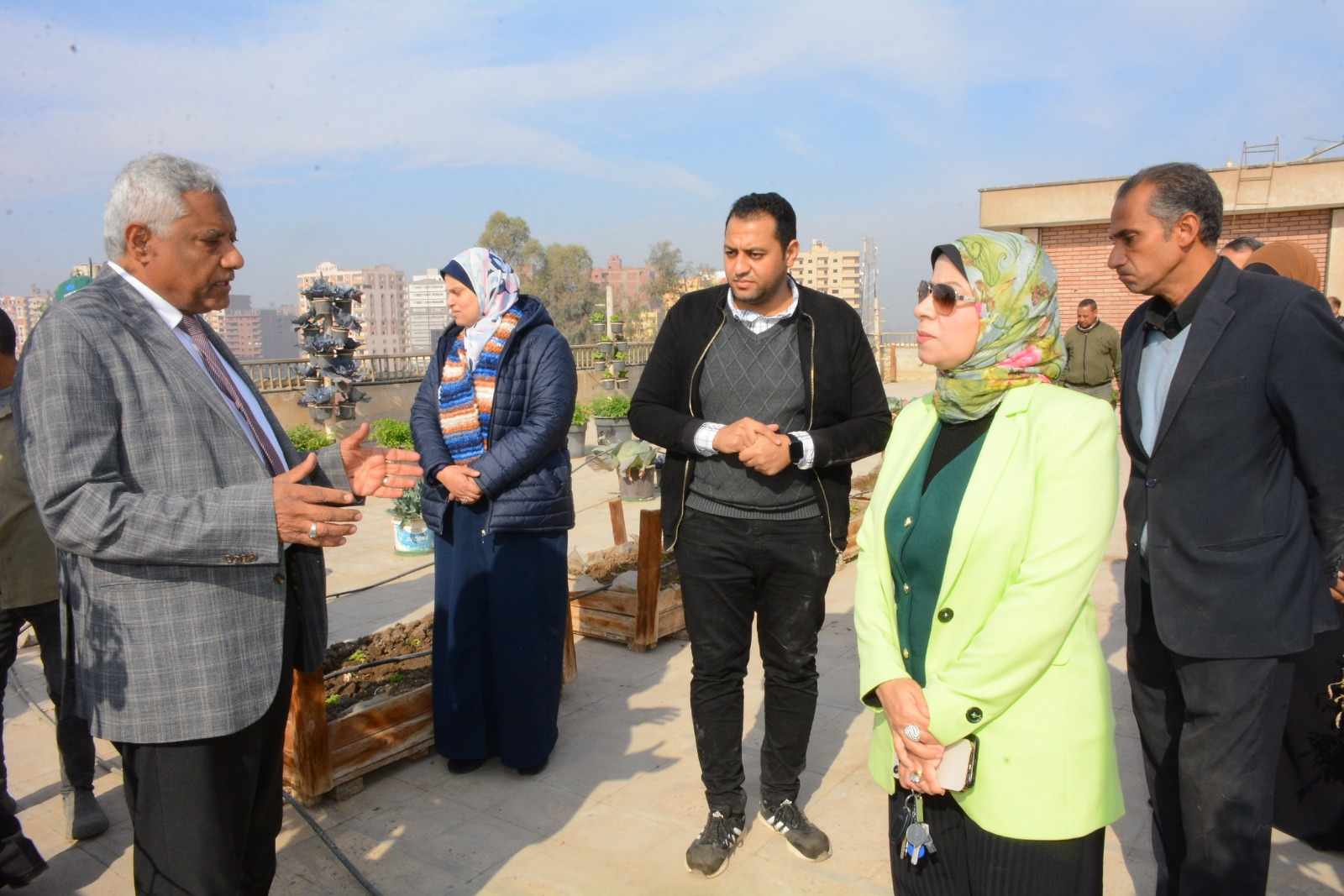 رئيس جامعة أسيوط يشيد بمبادرة زراعة الأسطح