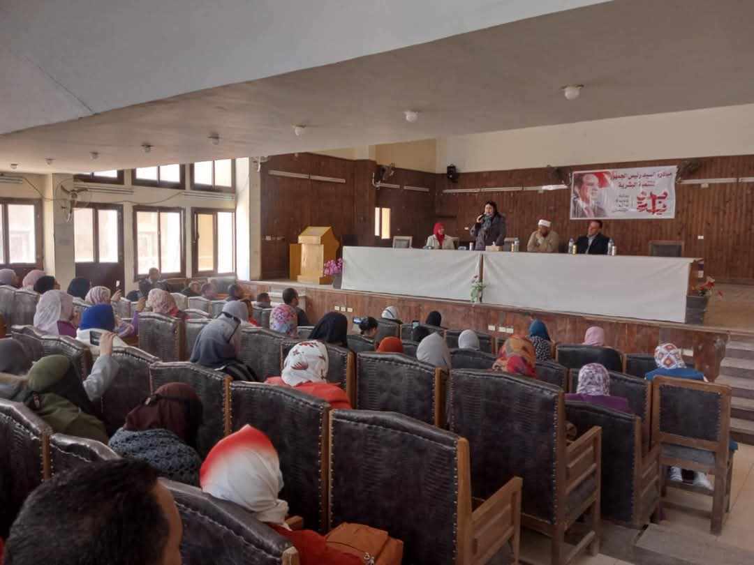 1500 متدرب  للتوعية المتكاملة للأخصائيين بالمدارس حول القضايا الاجتماعية  بالمتبا