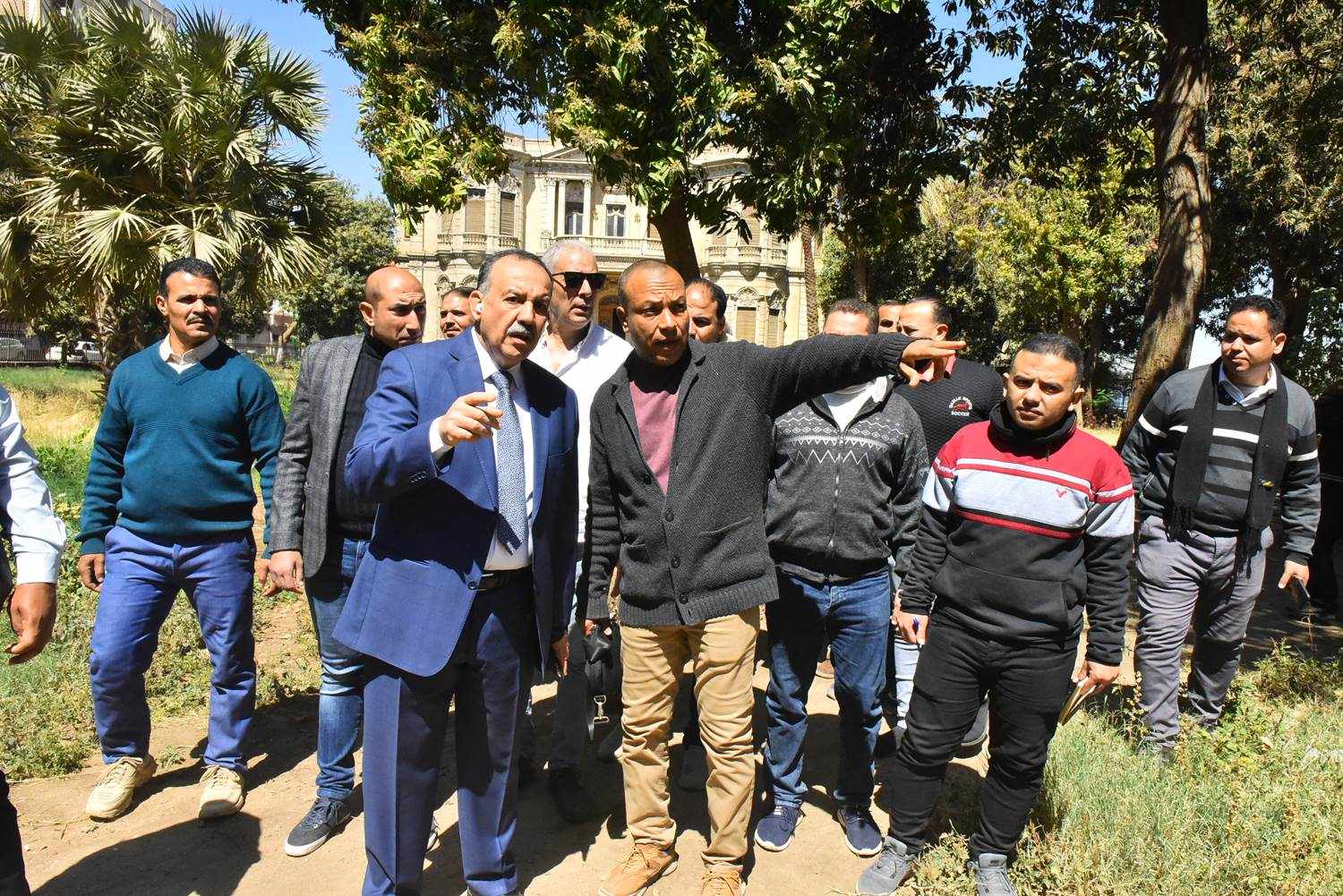 محافظ أسيوط يتفقد أعمال إعادة هيكلة ورفع كفاءة حديقة قصر ألكسان الأثري