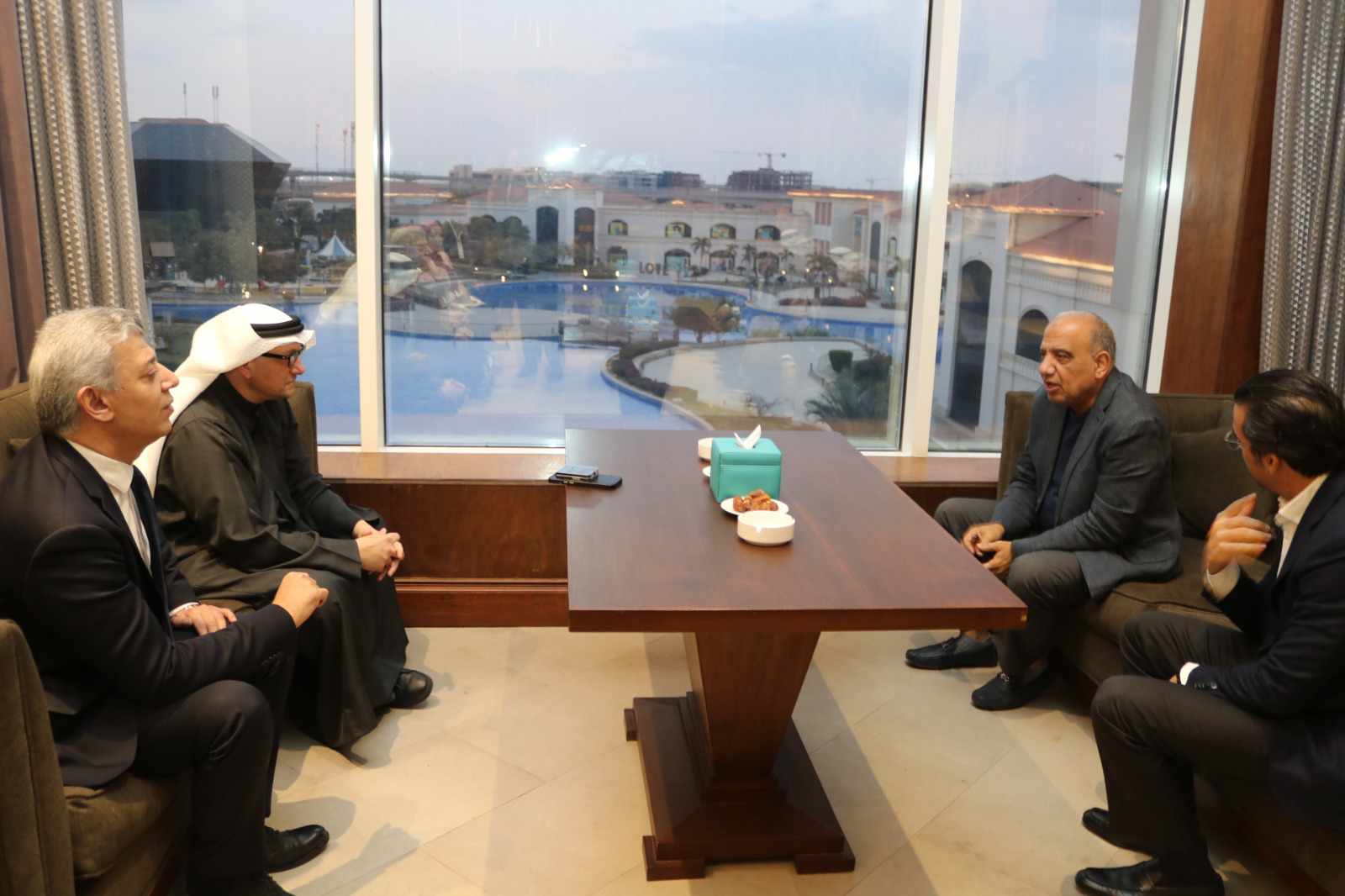 وزير الكهرباء يتابع الخطوات التنفيذية لمشروعات الطاقة الشمسية وطاقة الرياح بقدرات 1200 ميجاوات