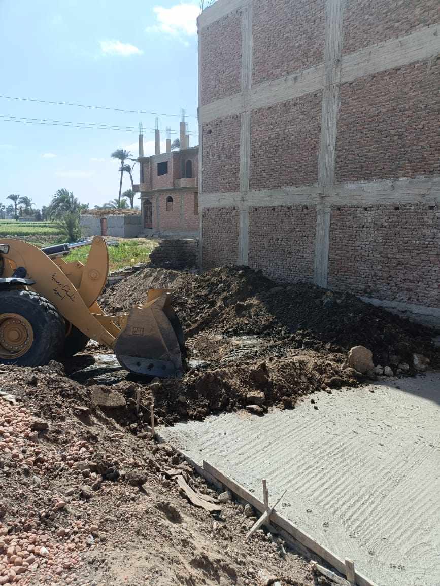 إزالة 16 حالة تعد على أراضي أملاك الدولة بمركزي أسيوط والغنايم