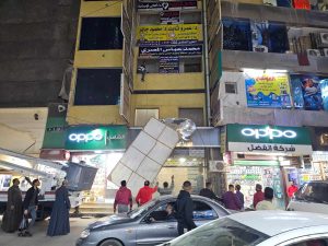 حملة مكبرة بمنطقتى يسري راغب والمحطة لإزالة الإعلانات المخالفة بحي غرب أسيوط