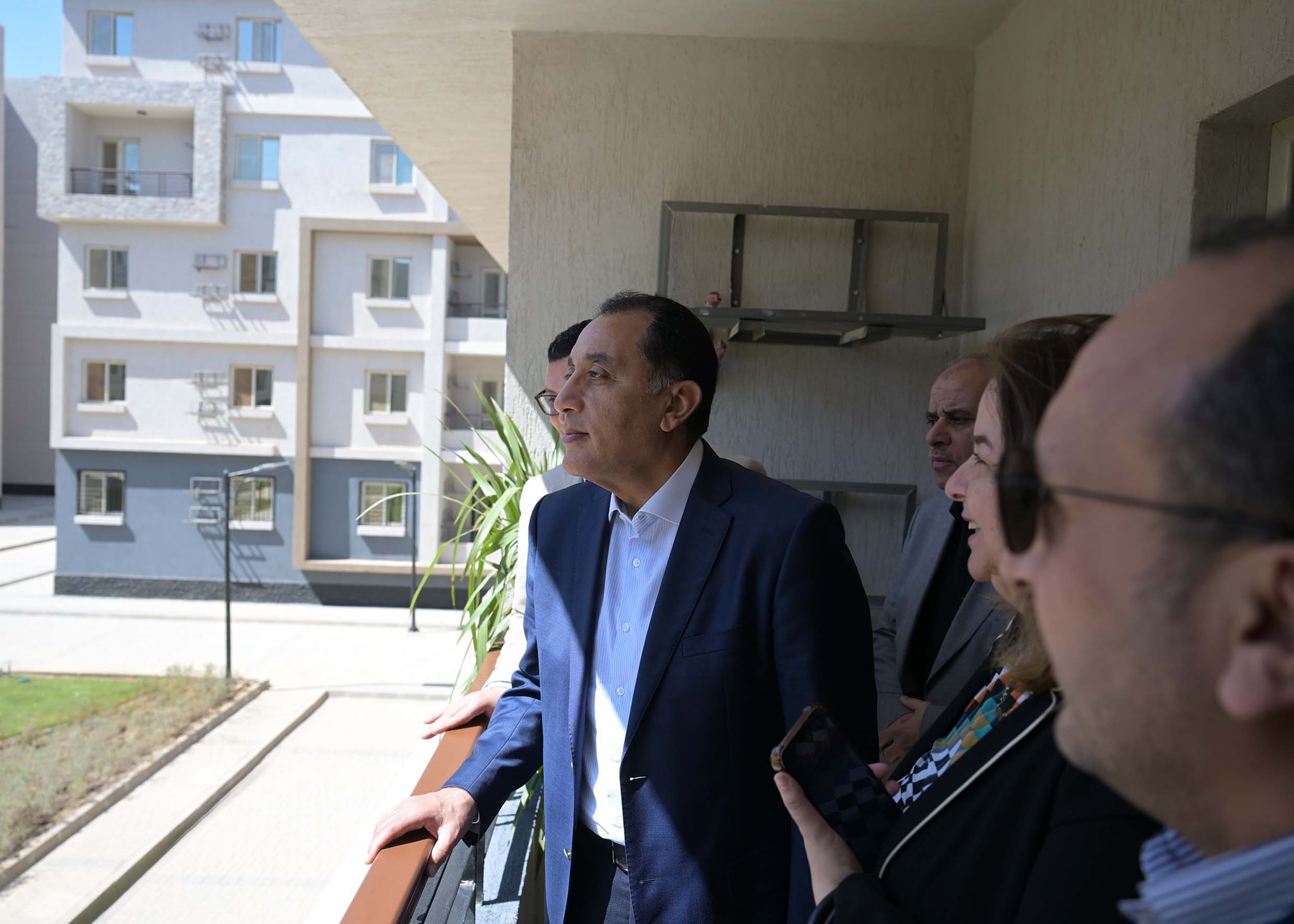 مدبولي يتفقد وحدات “سكن لكل المصريين” بالعاشر من رمضان