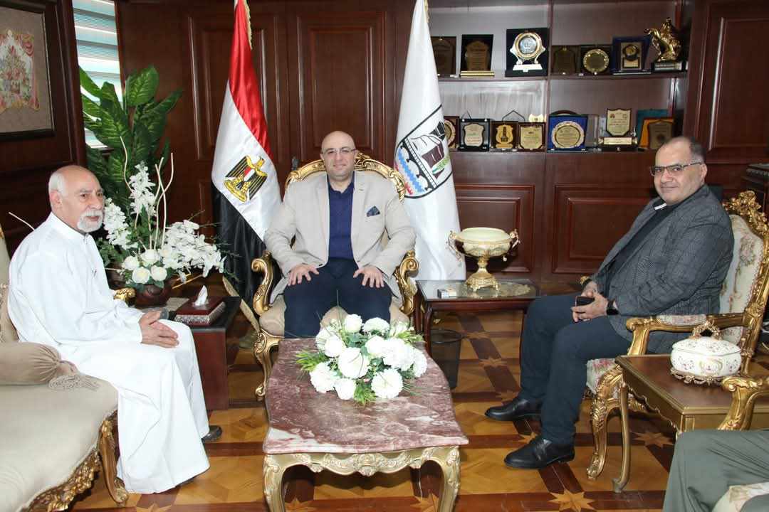 محافظ بني سويف يتلقى التهنئة بعيد الفطر المبارك من طائفة الأقباط الكاثوليك