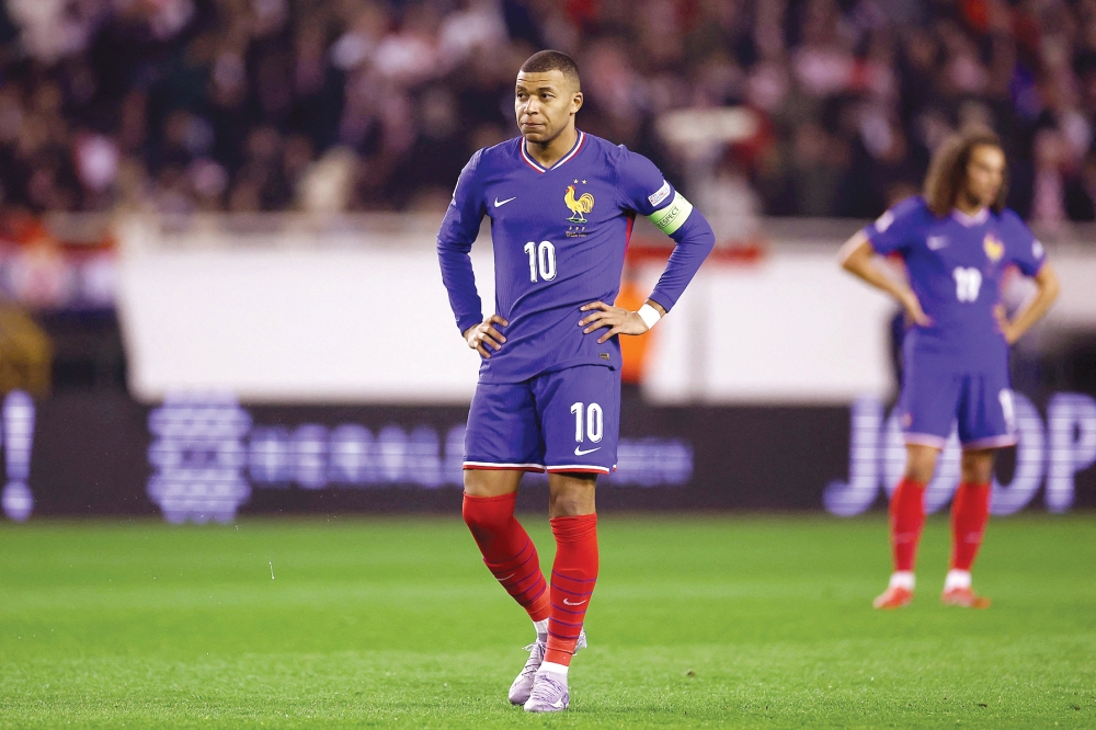 الصحافة حملتهما مسؤولية الخسارة .. مبابي و ديمبلي سبب نكسة فرنساأمام كرواتيا !