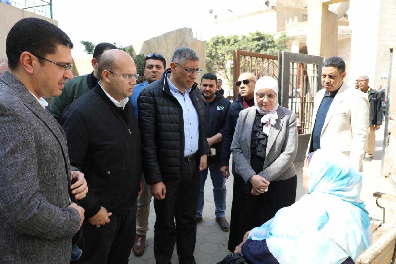 محافظ الجيزة يتفقد مستشفي أبو النمرس المركزي
