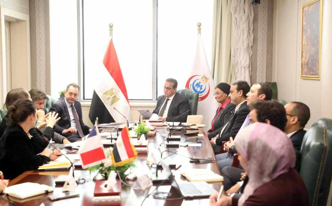 وزير الصحة والسكان يستقبل السفير الفرنسي بالقاهرة