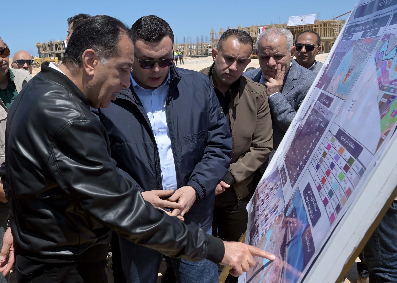 رئيس الوزراء يتابع تنفيذ مشروع بحيرة نيو مارينا بالعلمين الجديدة