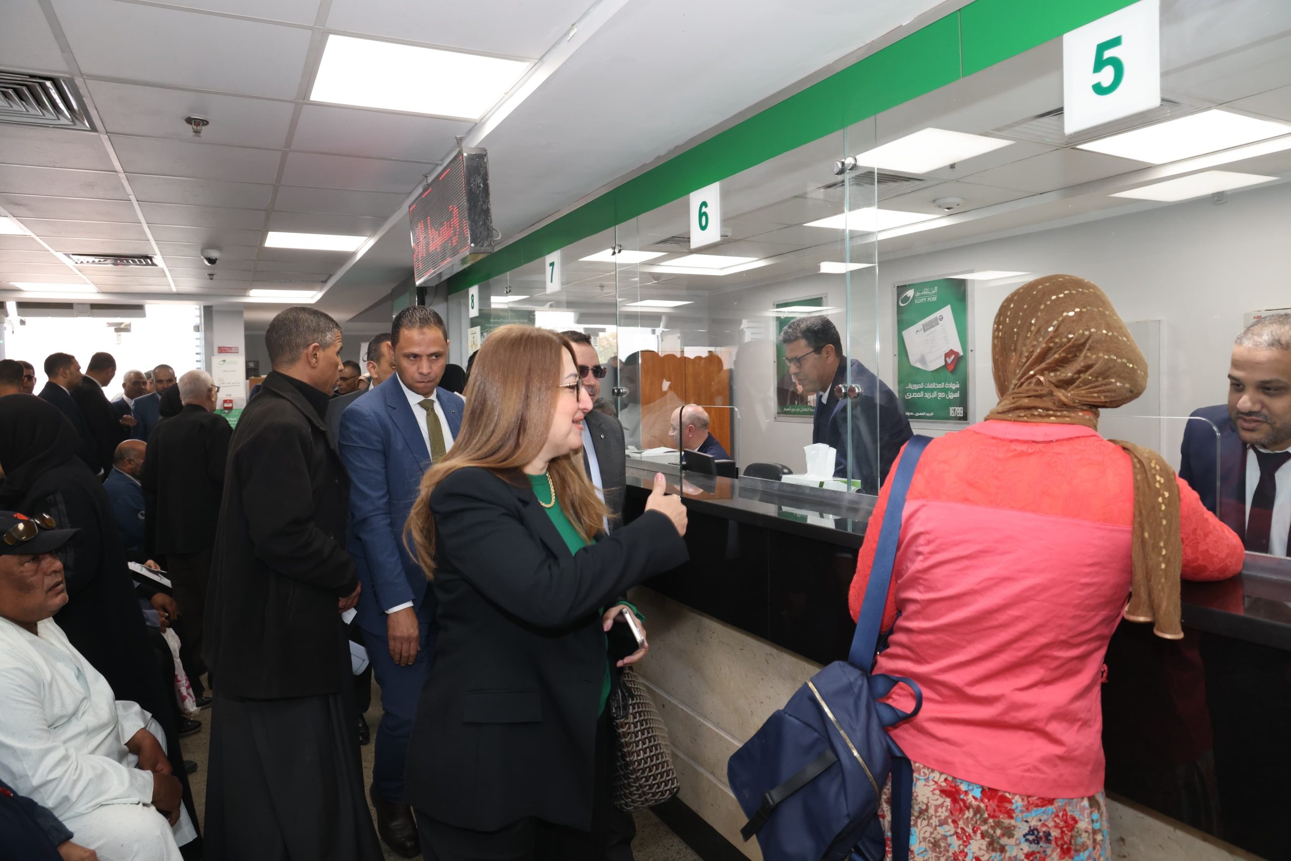 داليا الباز: مراجعة شاملة لمنظومة المكافآت.. واستحداث خدمات مالية جديدة لجذب العملاء وزيادة الأرباح