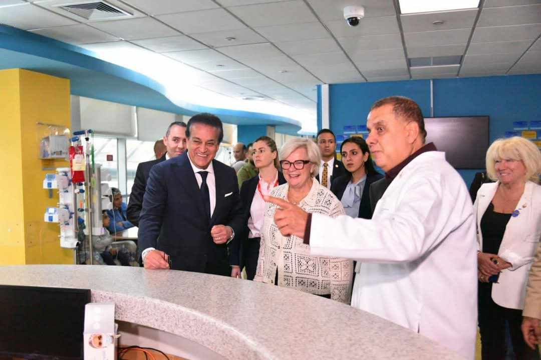 وزيرا الصحة في مصر وفرنسا يتفقدان معهد ناصر ومستشفى 57357
