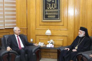 رئيس جامعة المنيا يستقبل مطران الكاثوليك للتهنئة بعيد الفطر المبارك