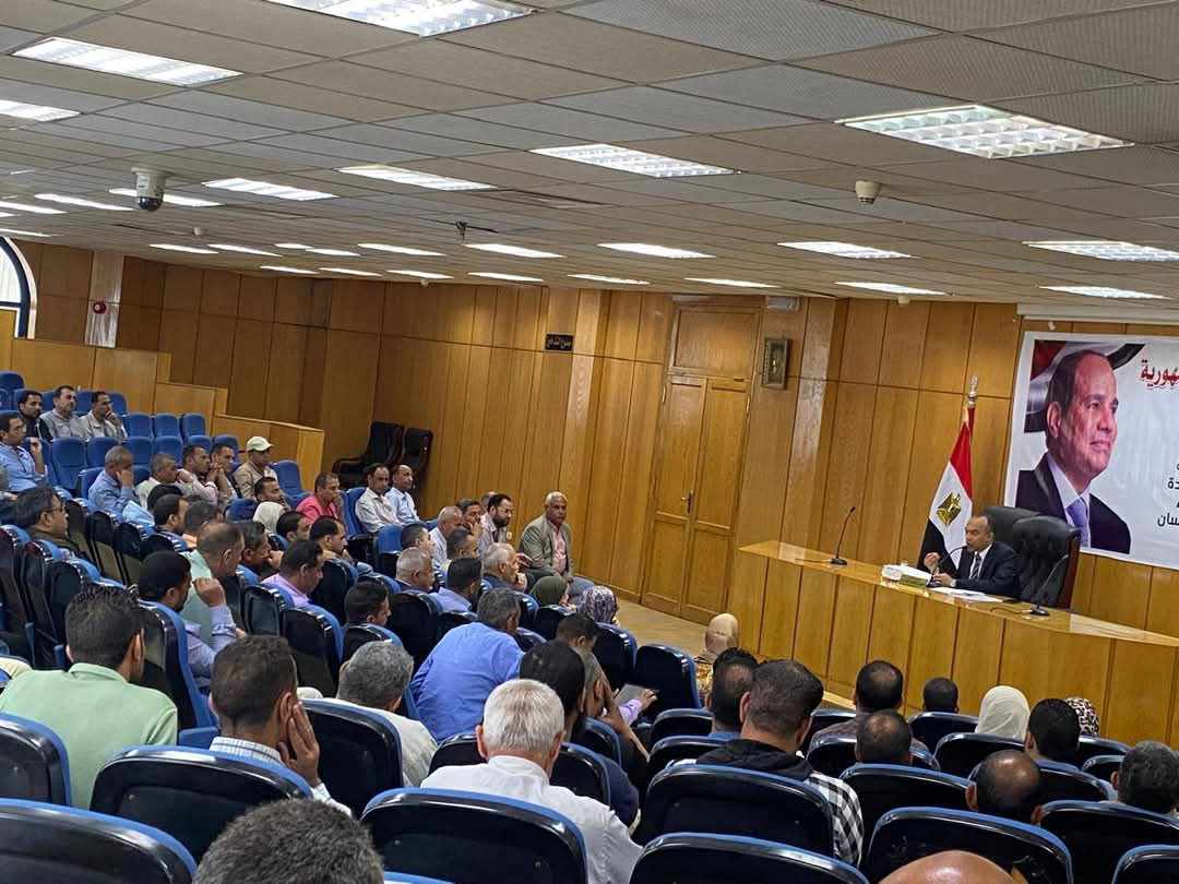 لجنة دائمة لمراجعة وحصر أعمال ترا خيص الأنشطة الصناعية غير المقننة بالمنيا