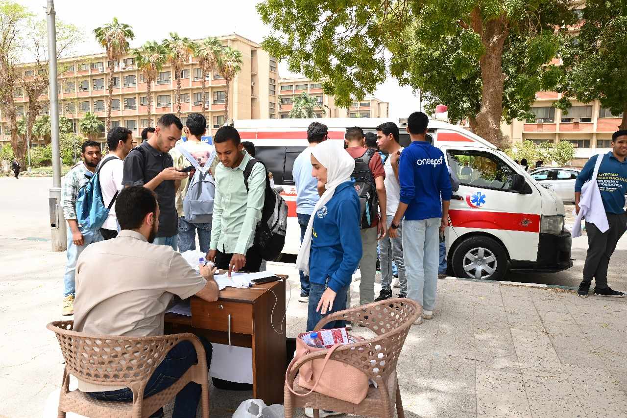“أنا متبرع مصري”.. جامعة أسيوط تطلق حملة للتبرع بالدم