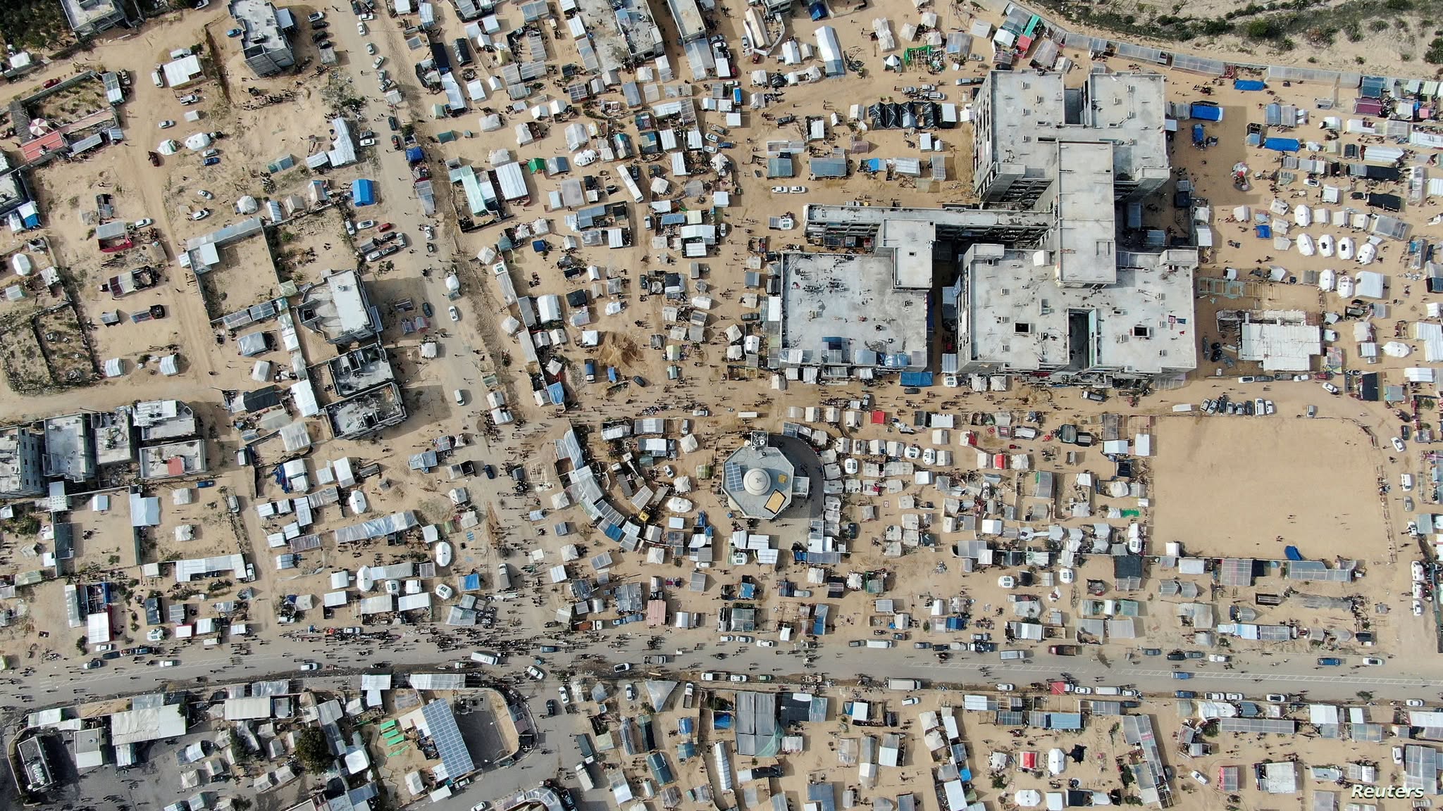 الاحتلال يوسع مجازره جنوب غزة.. ماذا يحدث في رفح الفلسطينية؟