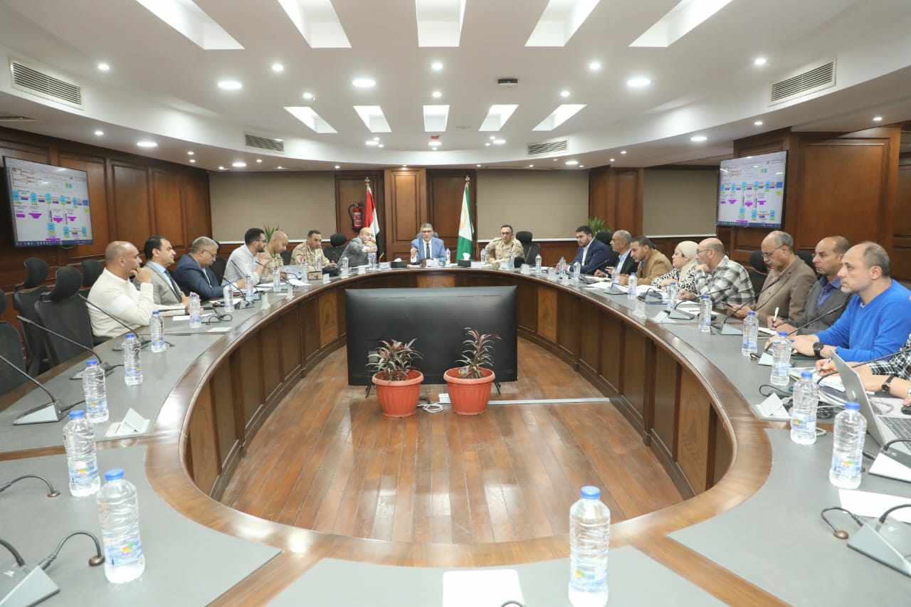 محافظ الجيزة: تشغيل تجريبي لعدد من مشروعات البنية التحتية المنتهية بقرى الصف خلال الشهر الجاري
