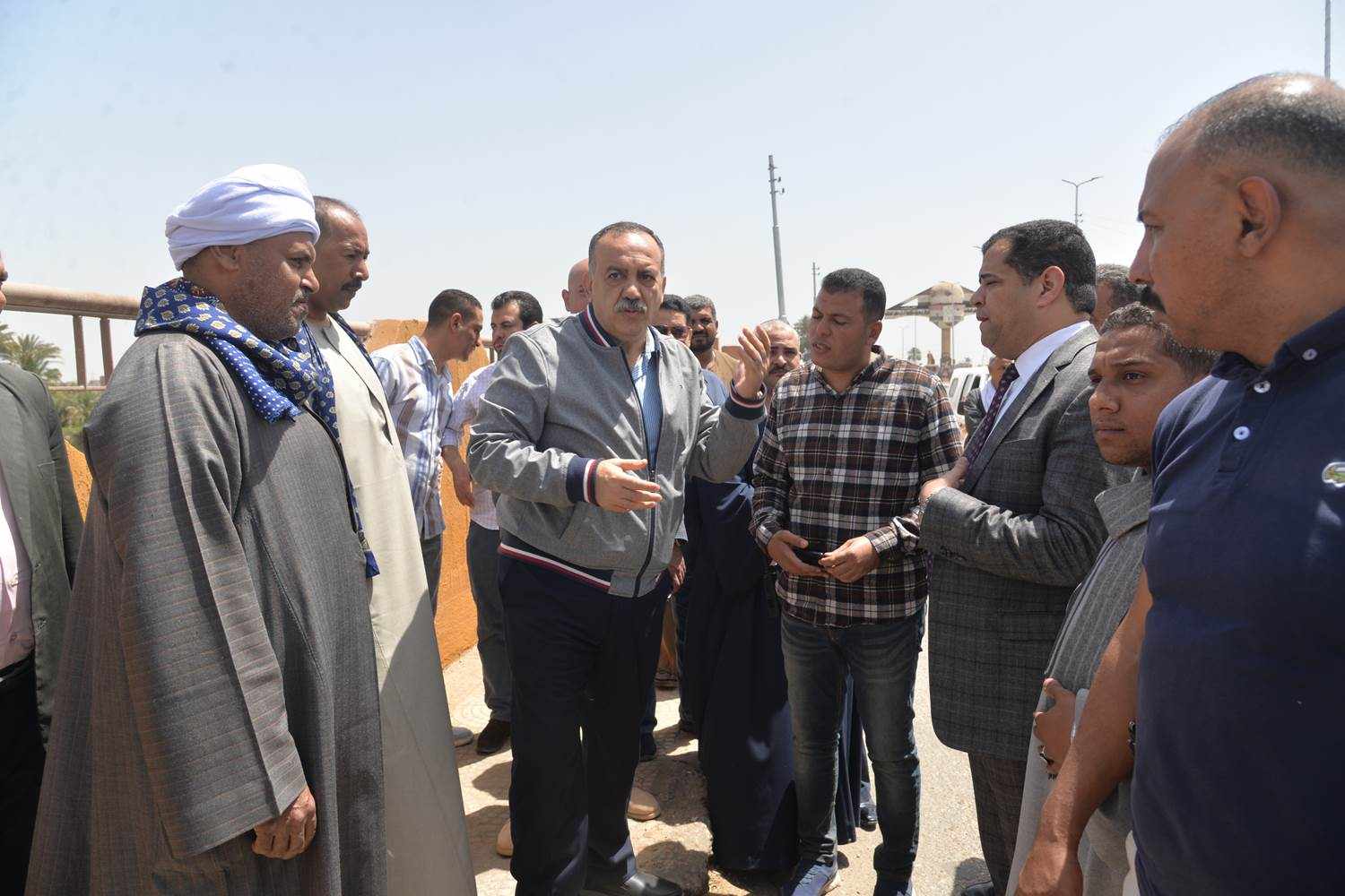 محافظ أسيوط يتفقد مدخل مركز منفلوط ويوجه بتطوير ورفع كفاءة المنطقة المجاورة