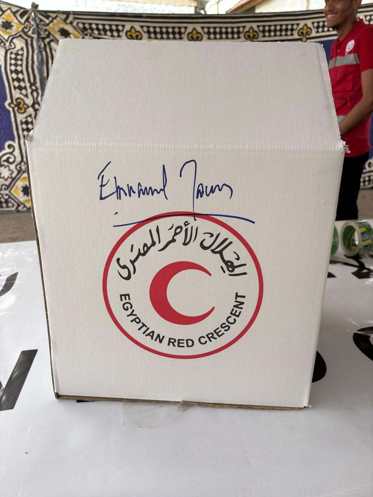 دعما لأهل غزة.. ماكرون يوجه رسالة دعم عبر صناديق المساعدات