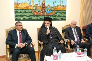 محافظ الجيزة يزور الكنيسة الكاثوليكية لتقديم التهنئة بمناسبة عيد القيامة المجيد