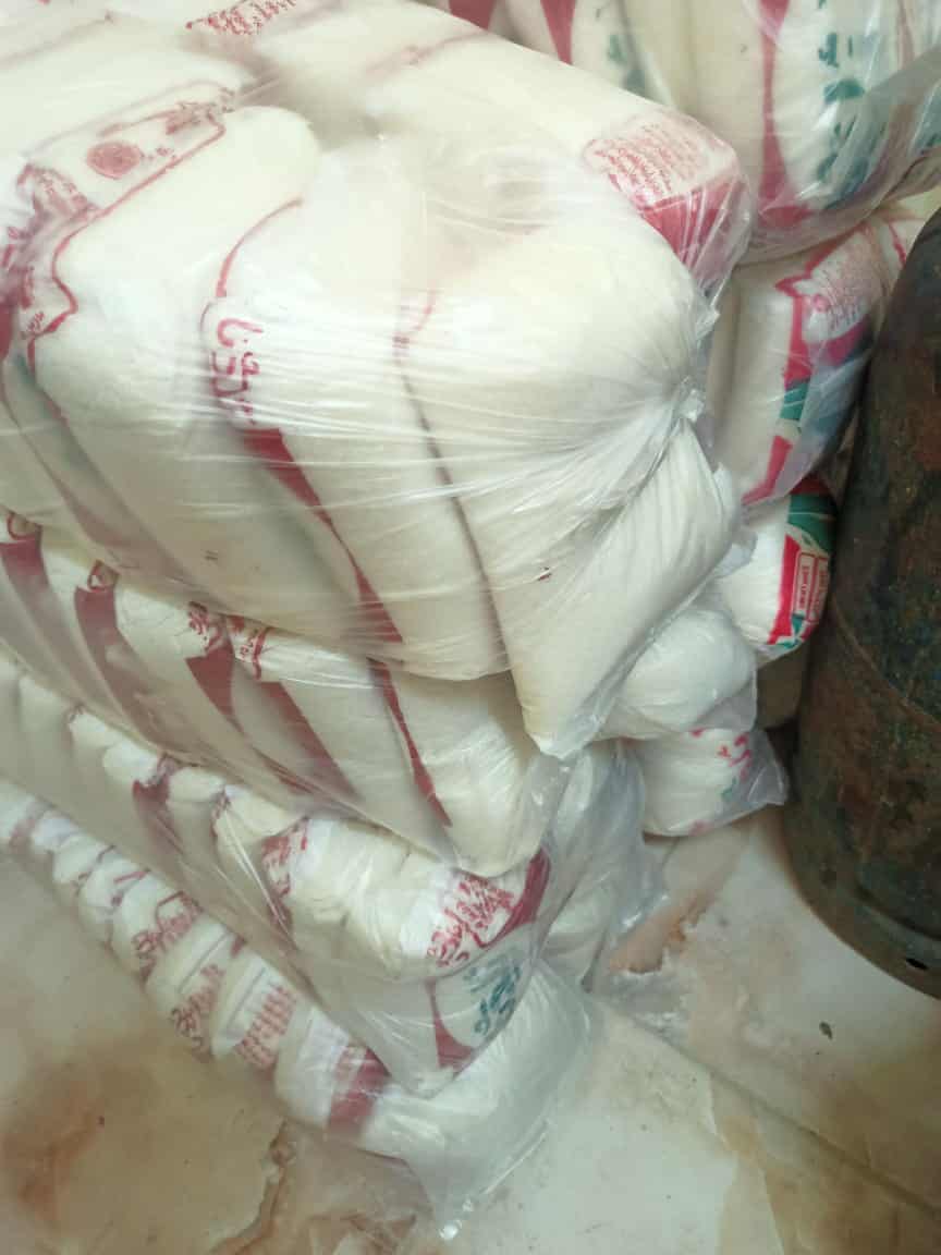 ضبط سكر ناقص الوزن ولحوم فاسدة.. وتحرير ٢٣٢ محضرًا داخل الأسواق بأسيوط