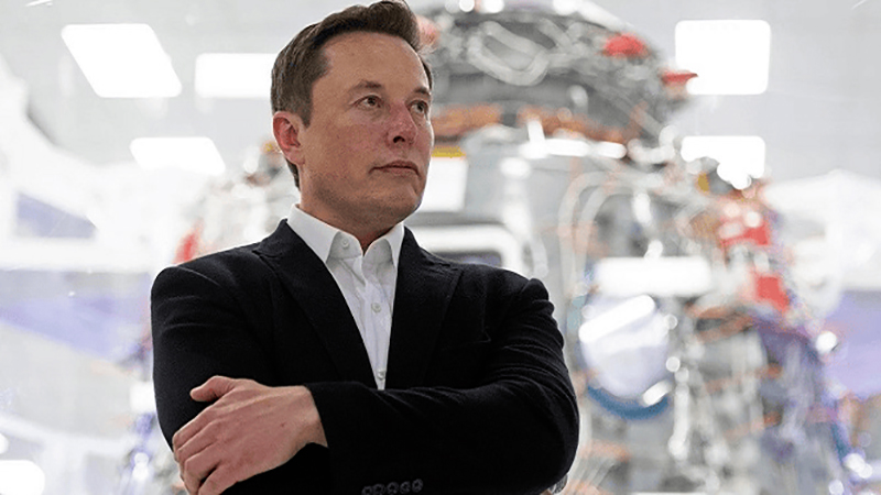 نام على الأريكة ويعيش بمنزل متواضع.. «إيلون ماسك» .. الملياردير البخيل